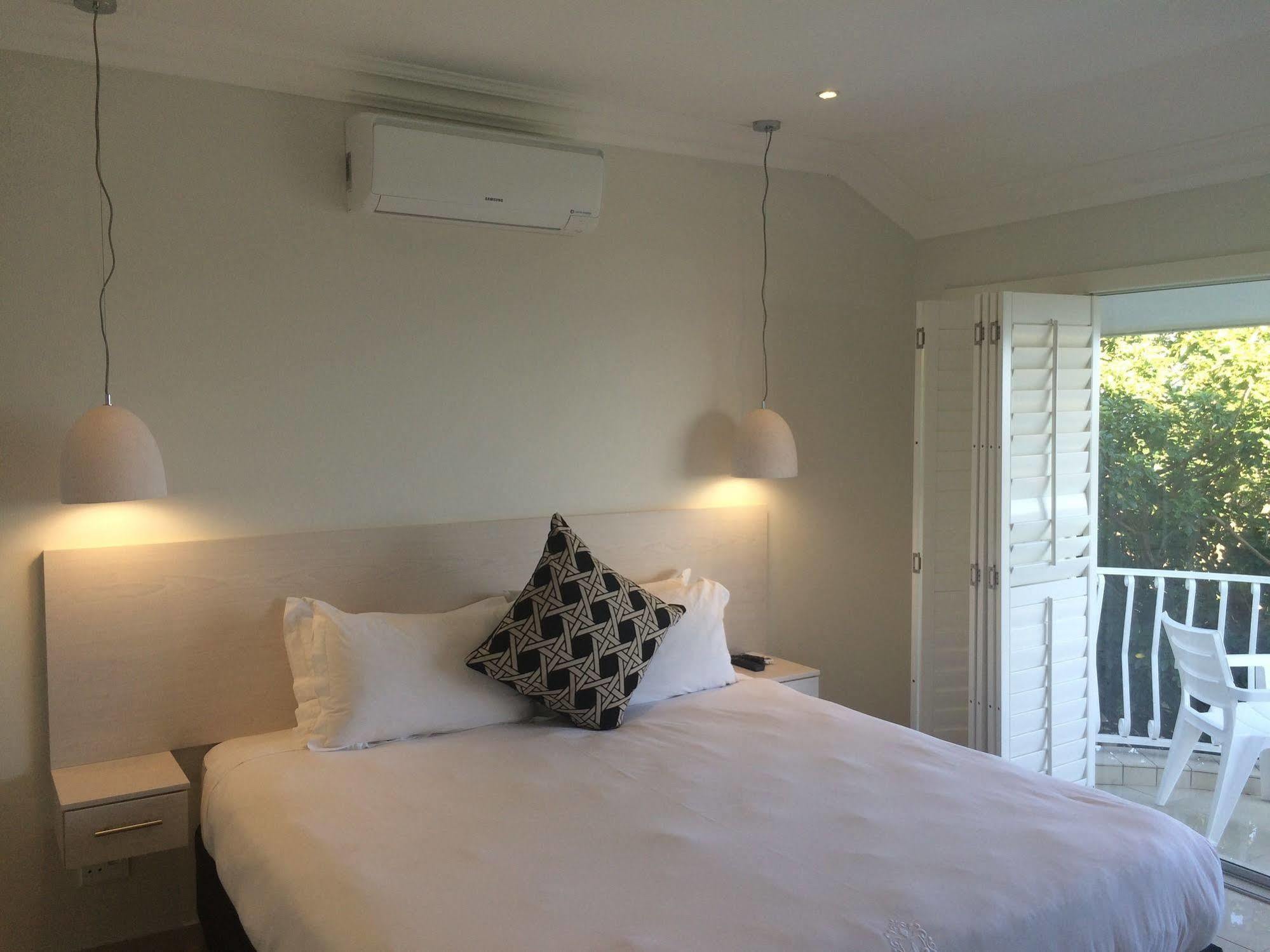The Milkwood Beach Apartments Amanzimtoti Bagian luar foto